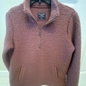 Abercrombie and fitch half zip new without tags Sherpa - color is mauve